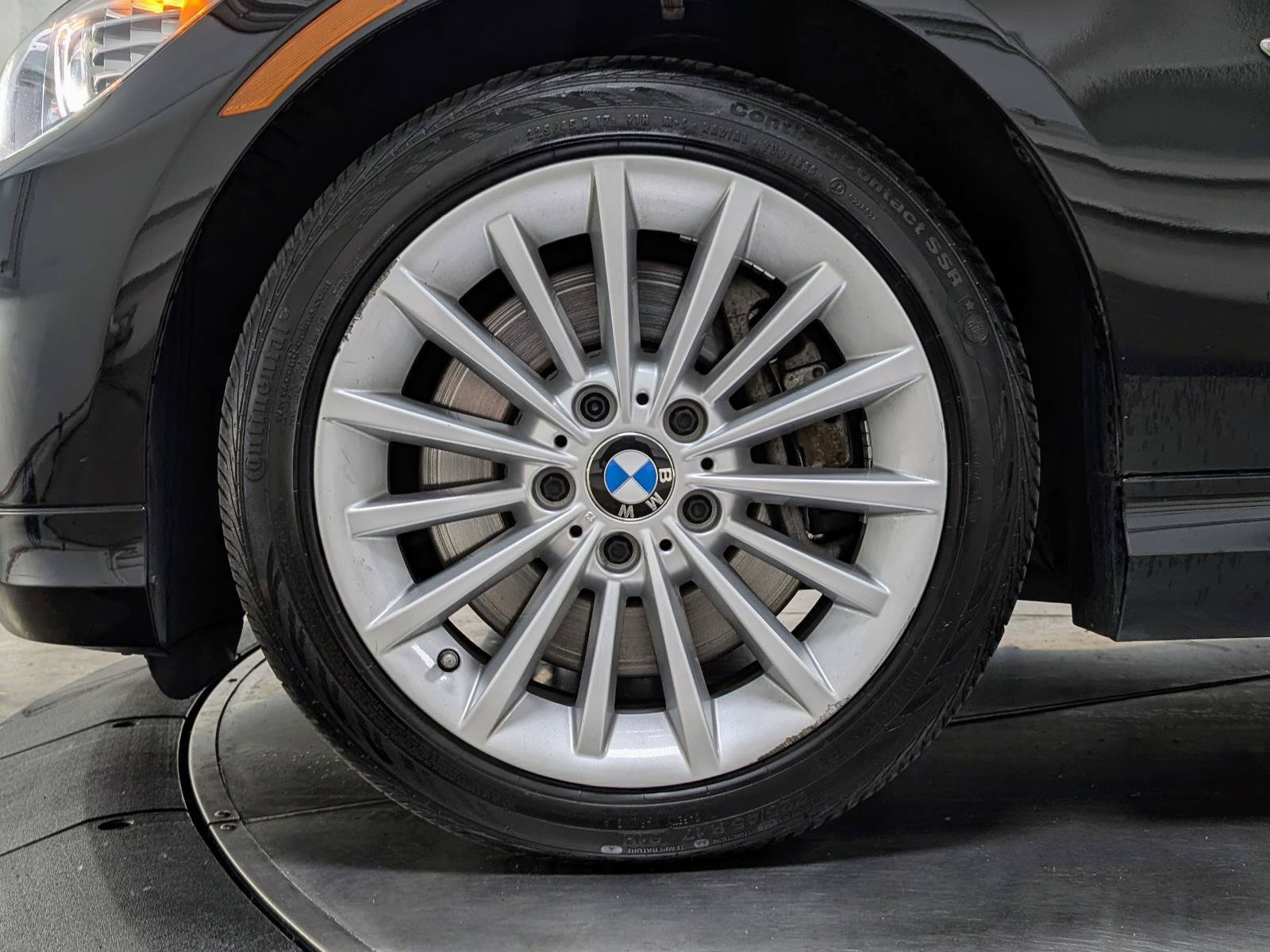 Used 2011 BMW 335i xDrive Sedan AWD/4WD image 11