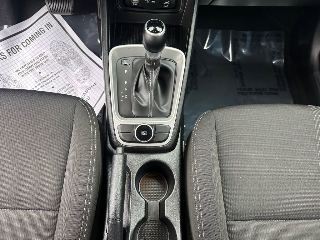 Used 2023 Hyundai Venue SEL w/ Cargo Package image 18