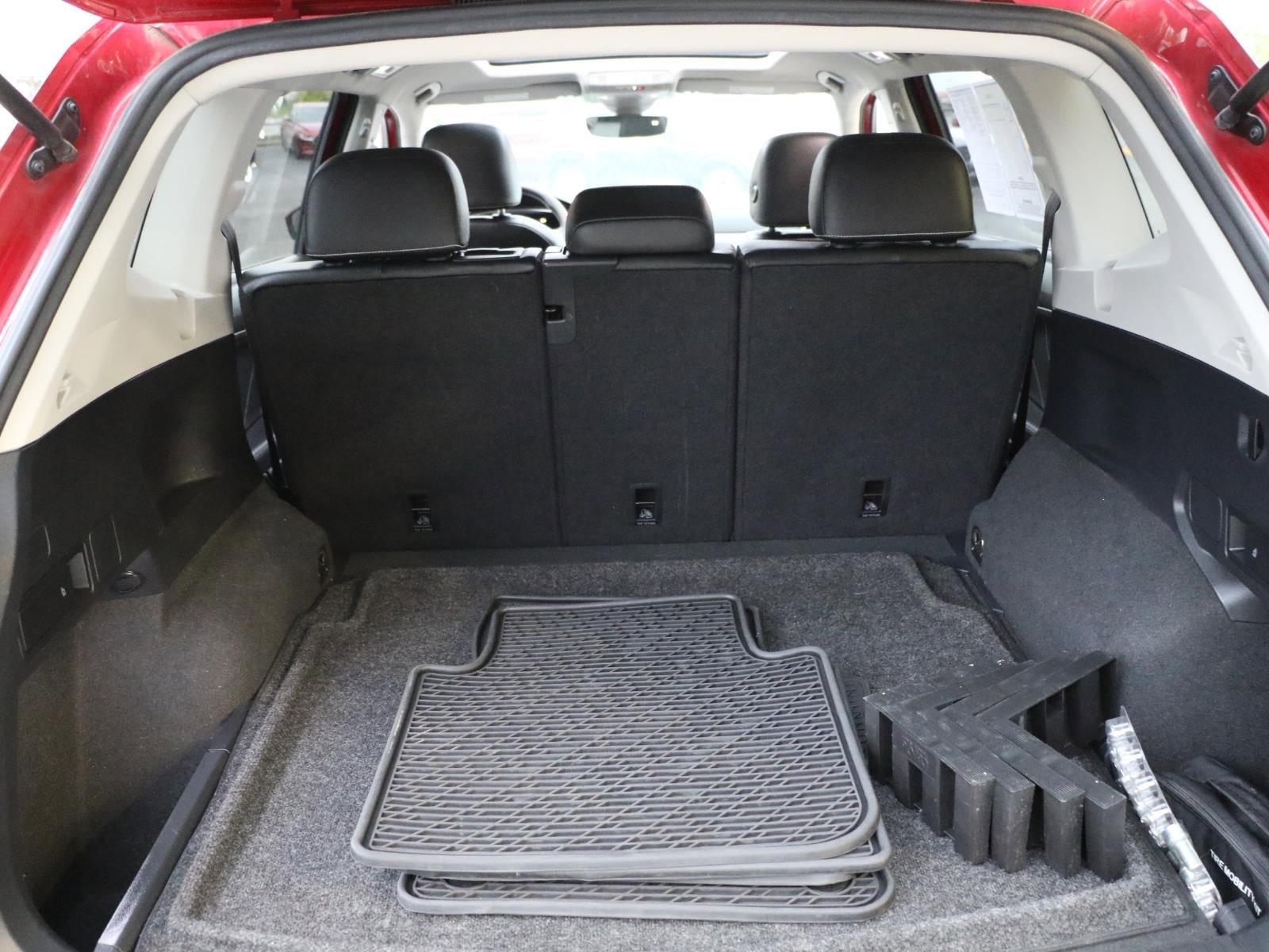 Used 2022 Volkswagen Tiguan SE AWD/4WD image 10