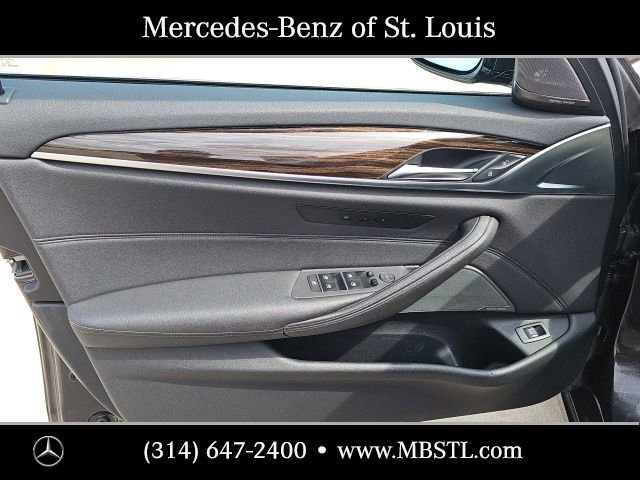 Used 2021 BMW 530i xDrive w/ Premium Package image 14