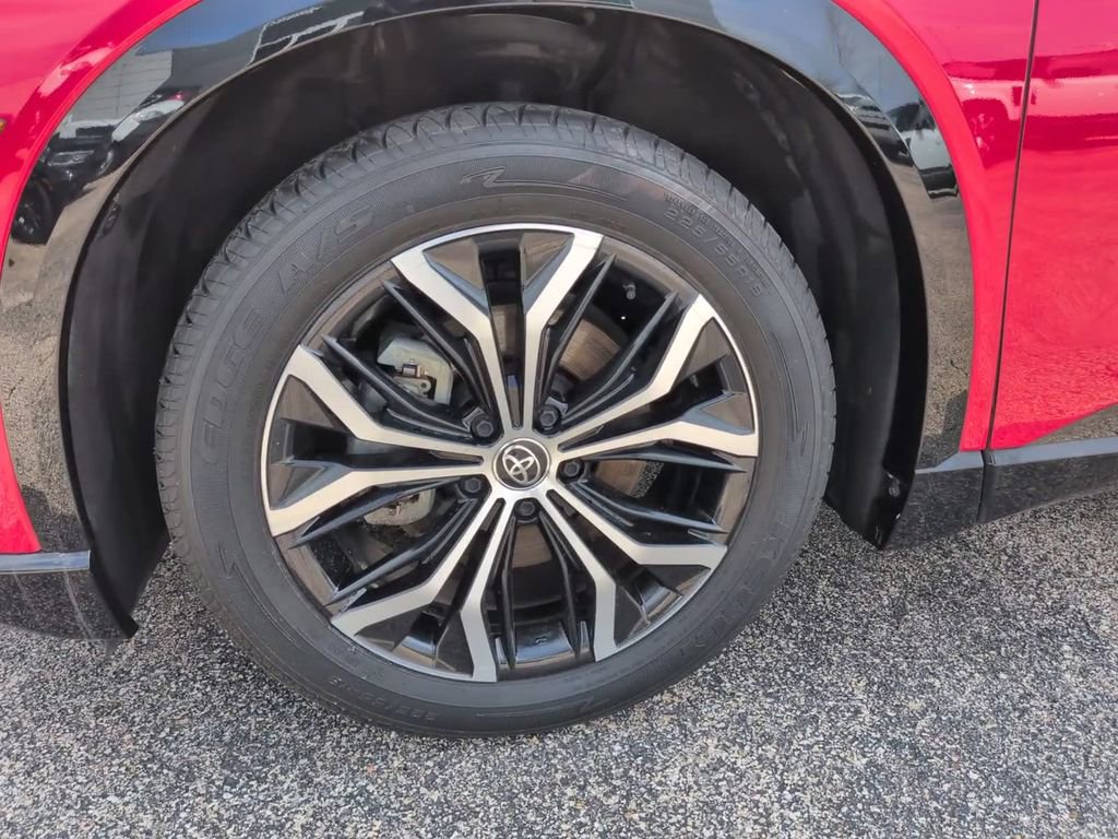 Used 2025 Toyota Crown Signia AWD/4WD image 17