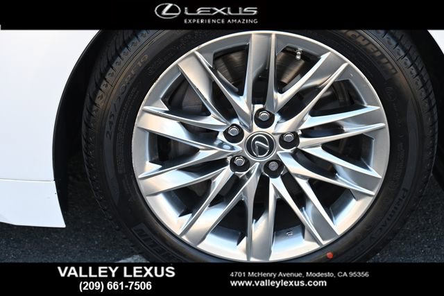 Used 2019 Lexus LS 500 w/ Accessory Package (Z2) RWD image 6
