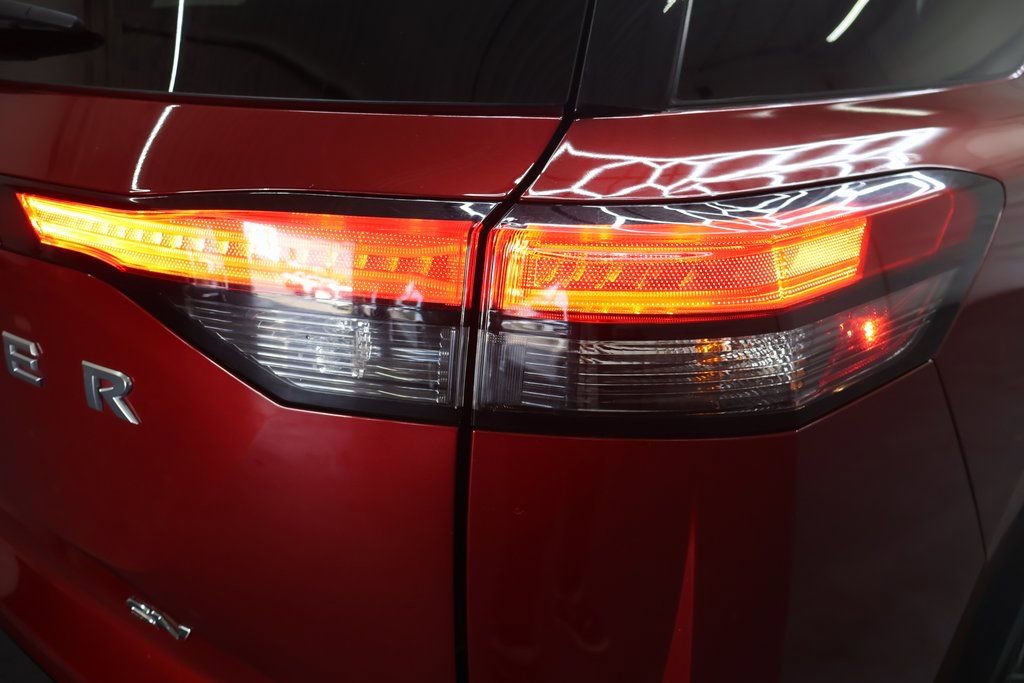 Used 2022 Nissan Pathfinder SV image 30