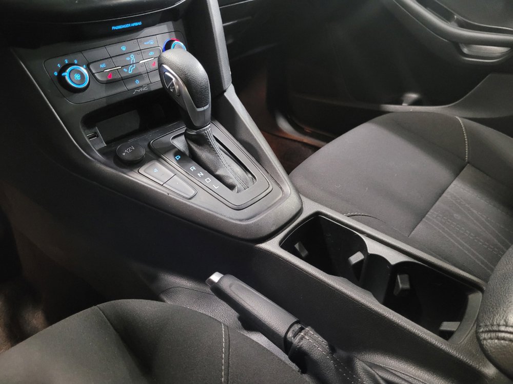 Used 2018 Ford Focus SE w/ Cold Weather Package FWD image 26