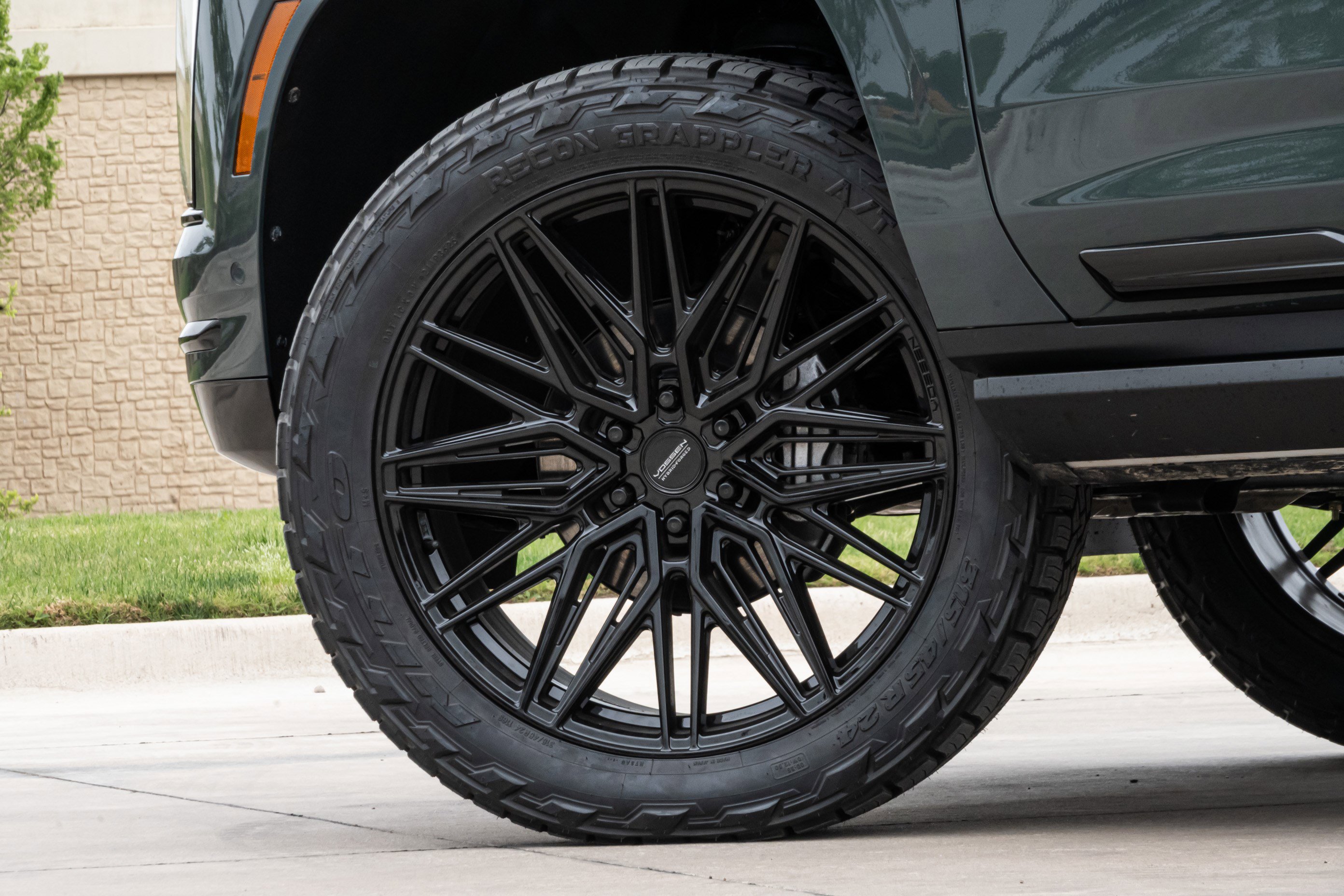 Used 2026 Cadillac Escalade Luxury image 45