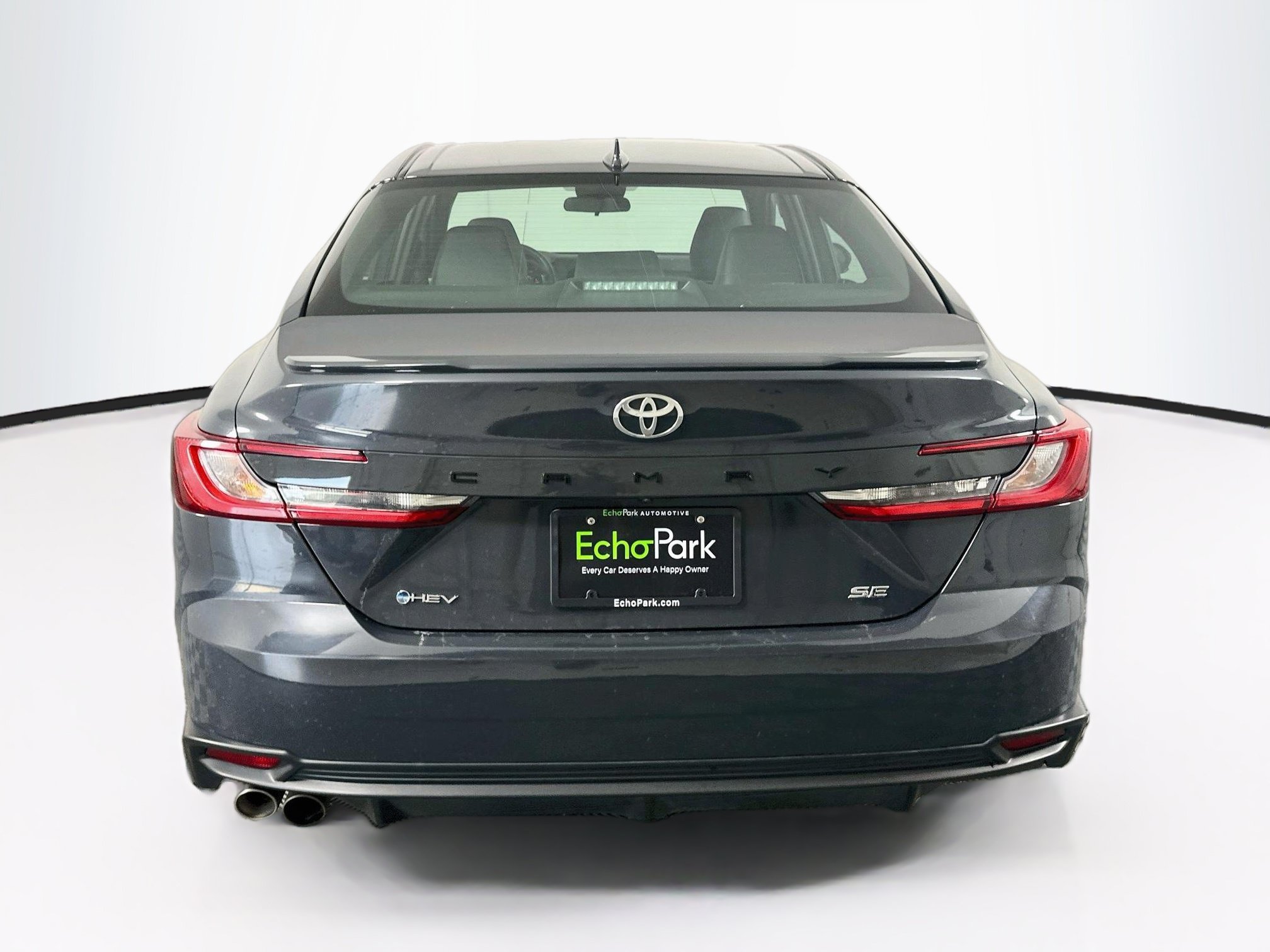 Used 2025 Toyota Camry SE FWD image 7