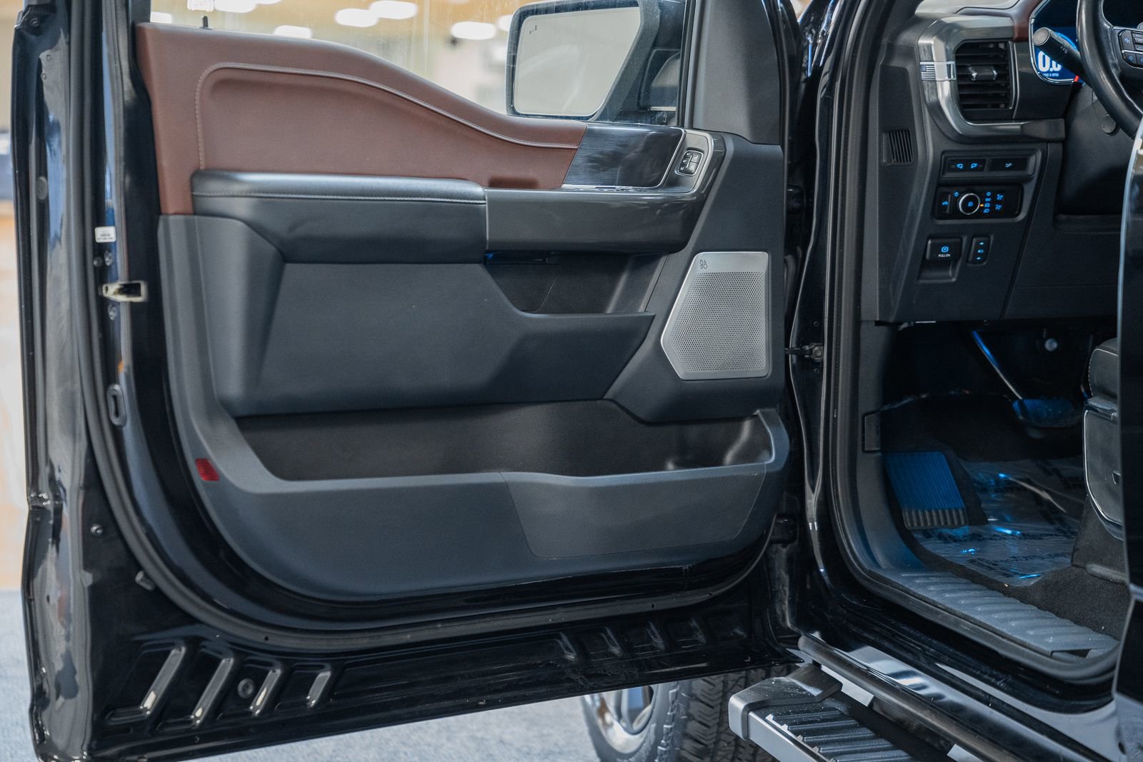 Certified 2023 Ford F150 Lariat w/ Equipment Group 502A High image 49