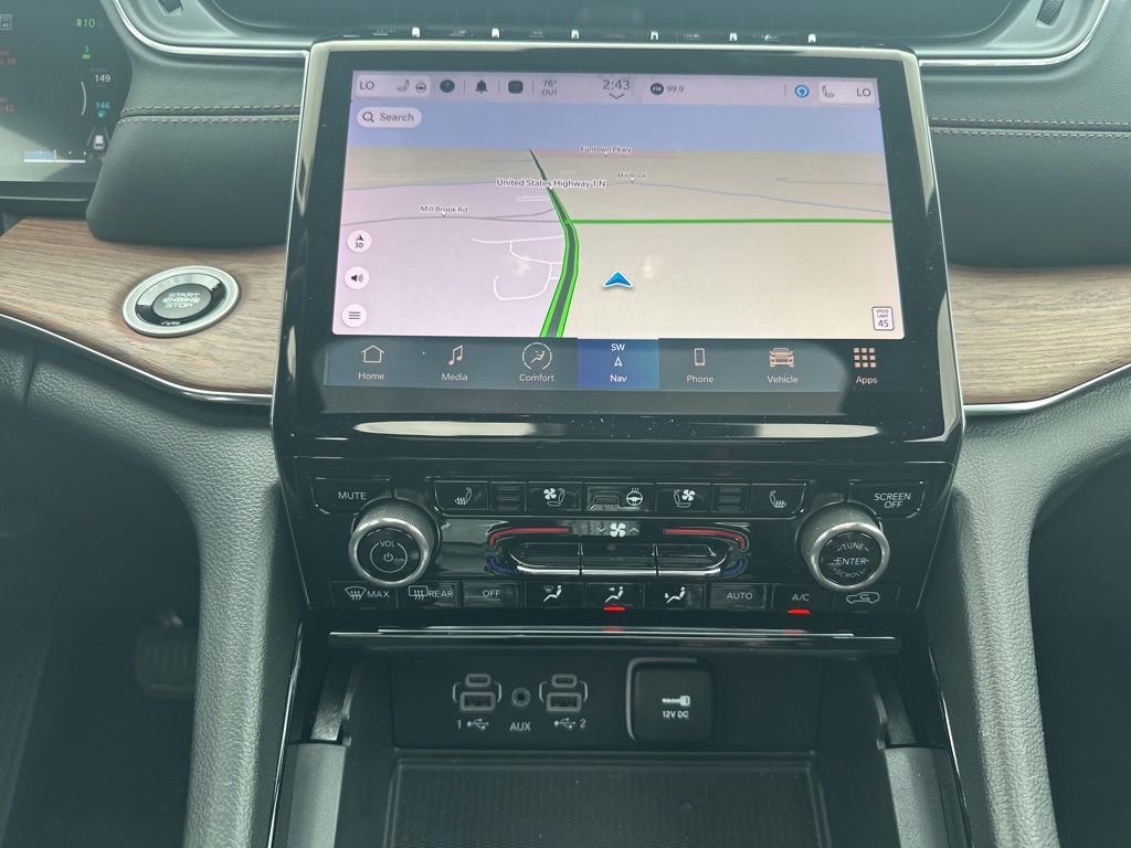 Used 2023 Jeep Grand Cherokee Summit w/ Luxury Tech Group V image 20