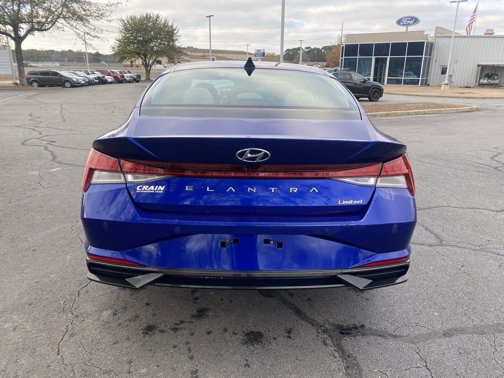 Used 2022 Hyundai Elantra Limited image 6