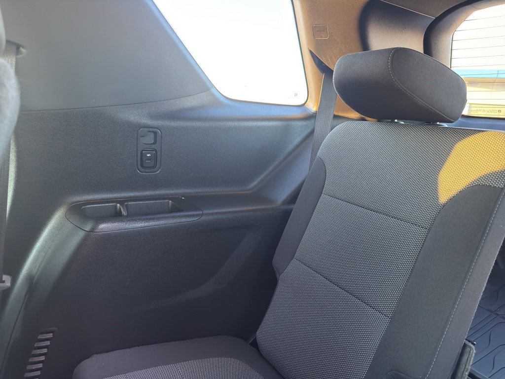 Used 2023 Chevrolet Traverse LT w/ Midnight/Sport Edition image 35