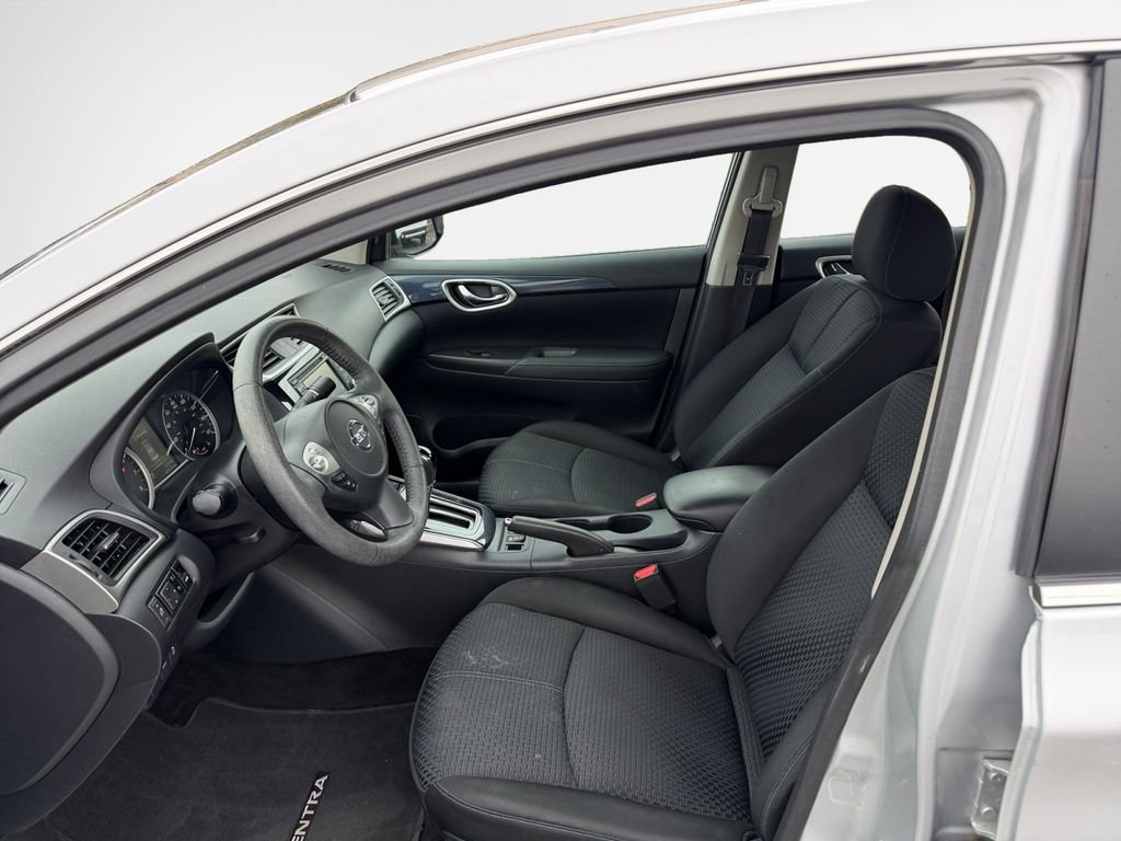 Used 2018 Nissan Sentra SR w/ Technology Package image 12