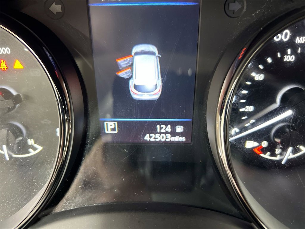 Used 2021 Nissan Rogue Sport S image 12