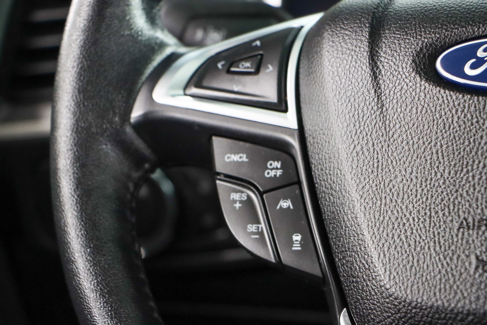 Used 2021 Ford Edge SEL image 13