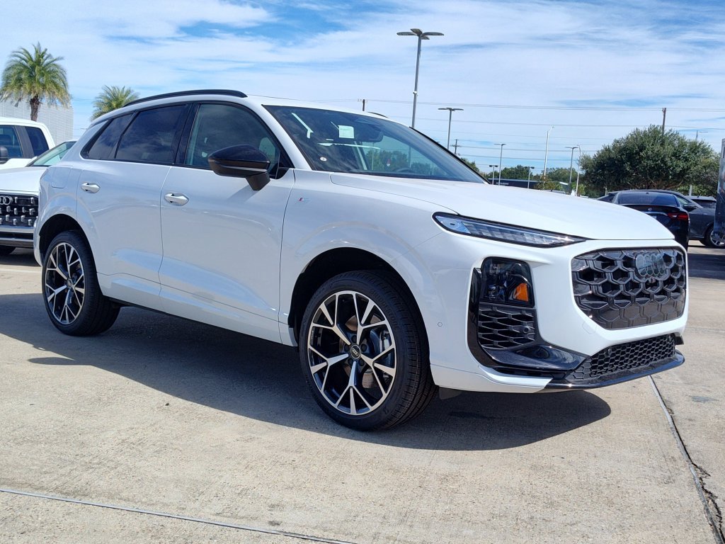 New 2026 Audi Q3 quattro 2.0T AWD/4WD image 5