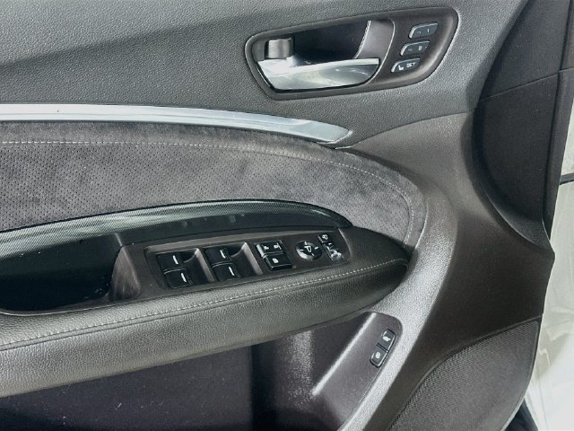 Used 2020 Acura MDX w/ Technology Package AWD/4WD image 24