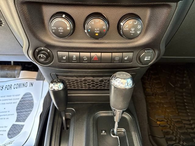 Used 2018 Jeep Wrangler Unlimited Rubicon w/ Cold Weather Group AWD/4WD image 18