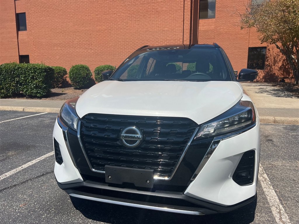 Used 2021 Nissan Kicks SR FWD image 3