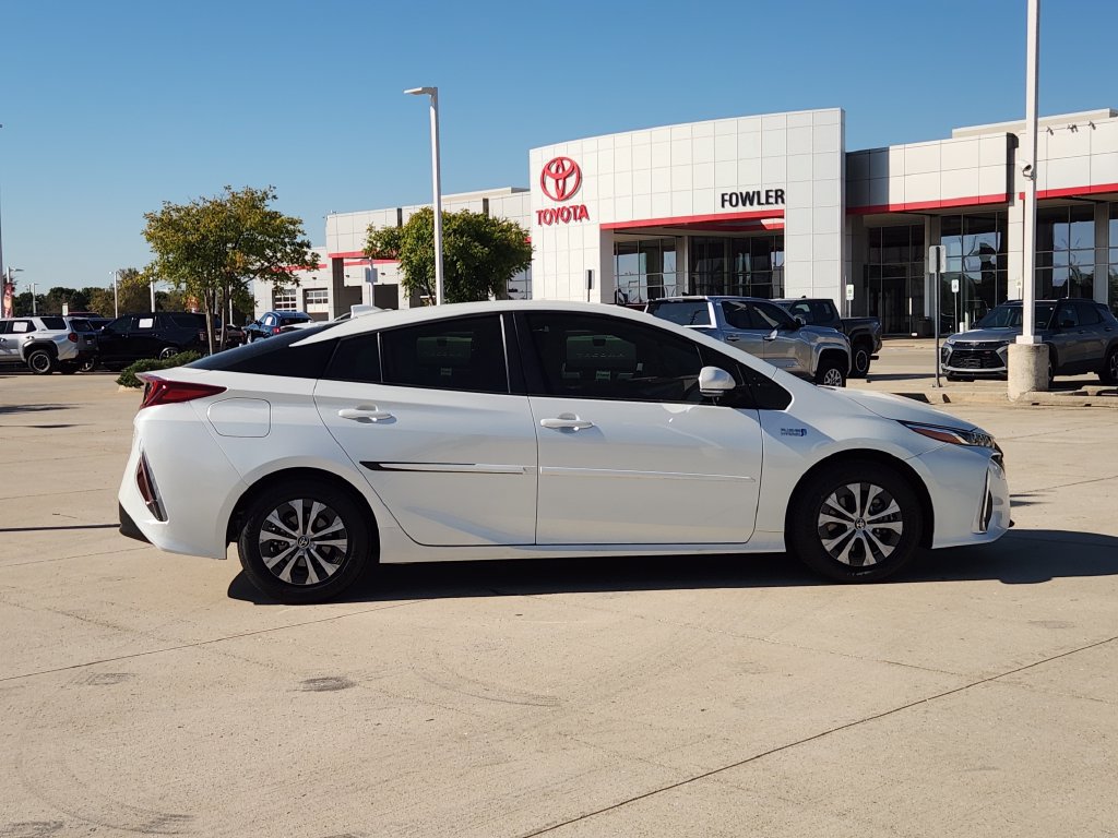 Used 2022 Toyota Prius Prime XLE FWD image 8