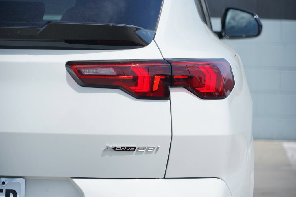 New 2027 BMW X2 xDrive28i AWD/4WD image 8