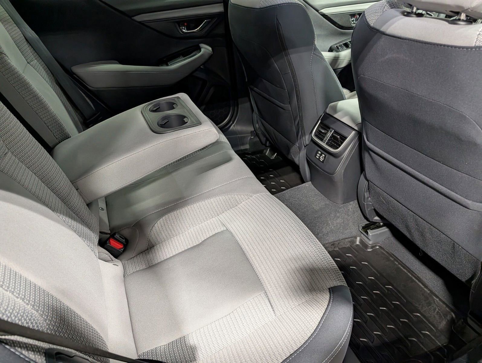 Used 2025 Subaru Outback Premium w/ Popular Package #1A image 18