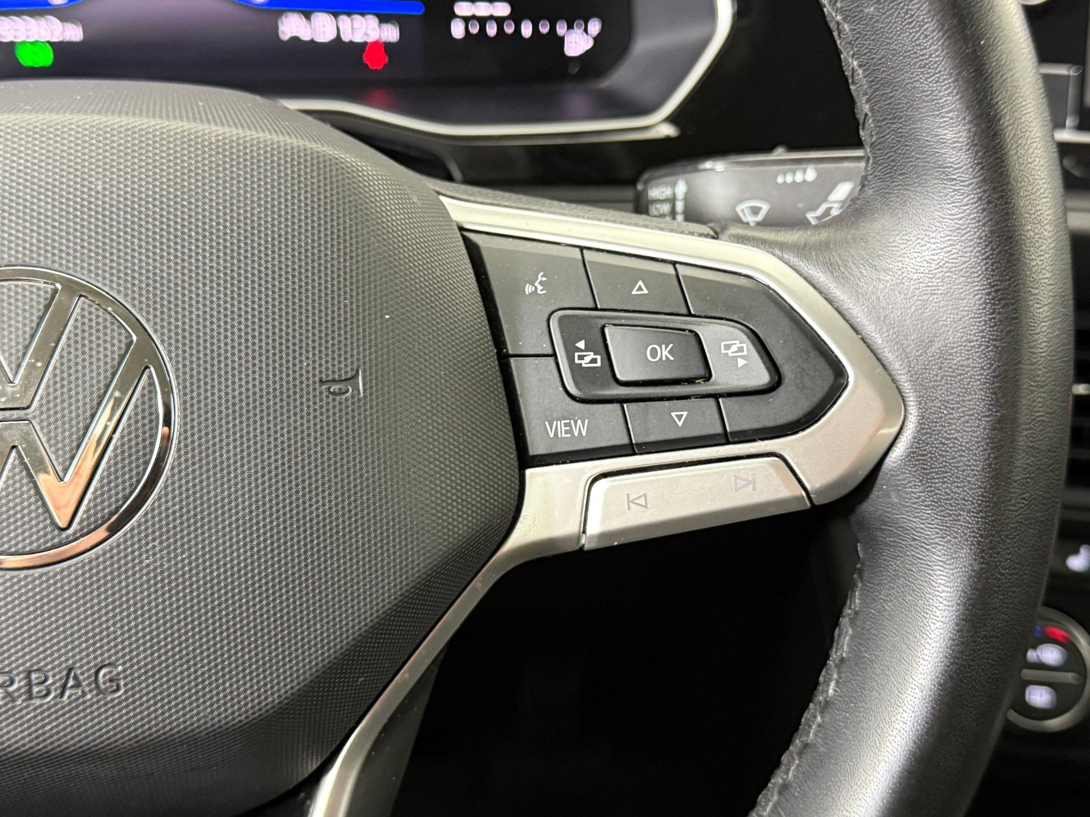 Used 2024 Volkswagen Jetta SE image 27