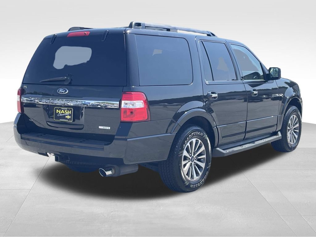 Used 2015 Ford Expedition XLT RWD image 3