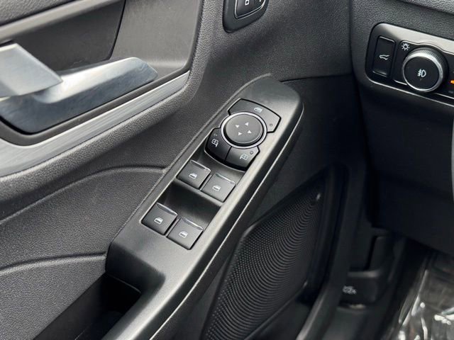 Certified 2025 Ford Escape Platinum AWD/4WD image 30