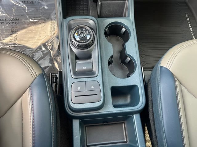 Used 2025 Ford Maverick Lariat w/ 4K Tow Package AWD/4WD image 18