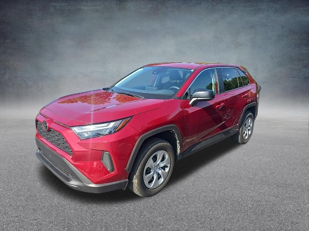 Used 2025 Toyota RAV4 LE AWD/4WD image 4