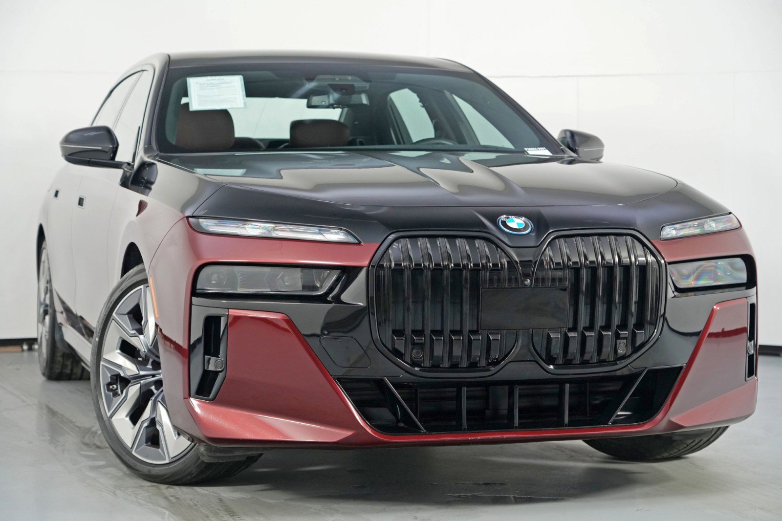 Used 2024 BMW i7 xDrive60 image 4