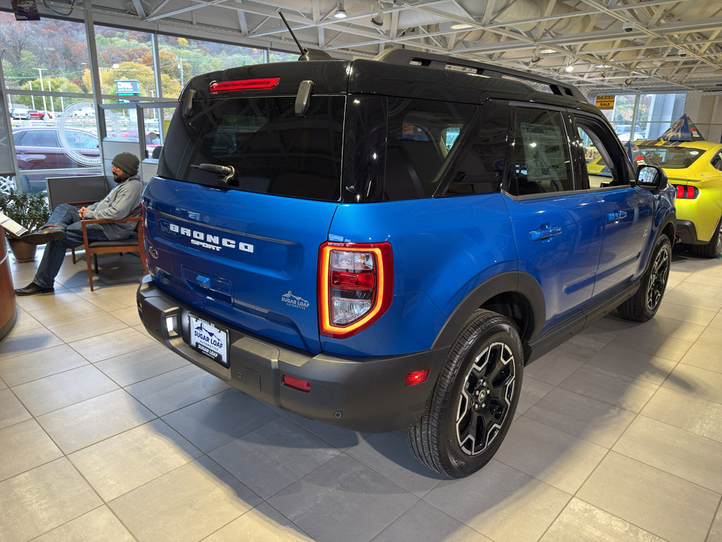 New 2025 Ford Bronco Sport Outer Banks w/ Outer Banks Tech Package+ image 2