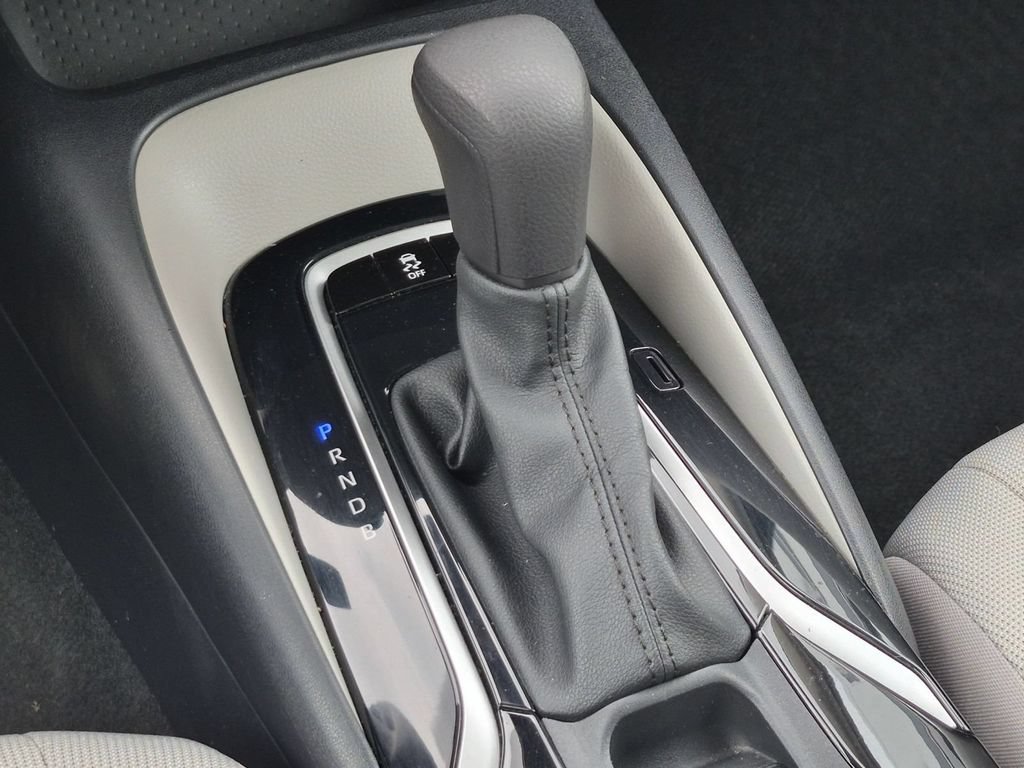 Used 2022 Toyota Corolla LE FWD image 24