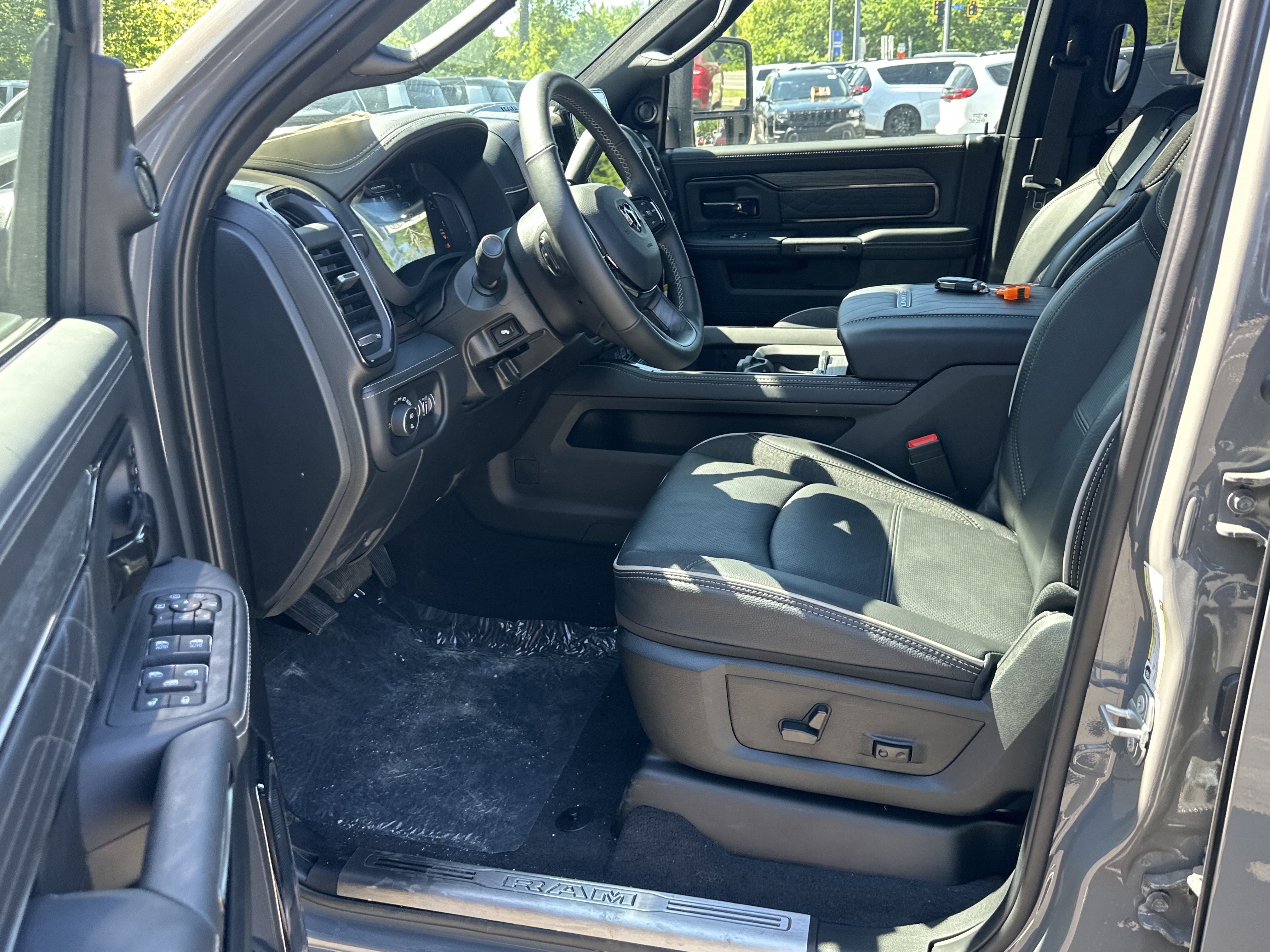New 2026 RAM 3500 Limited AWD/4WD image 30