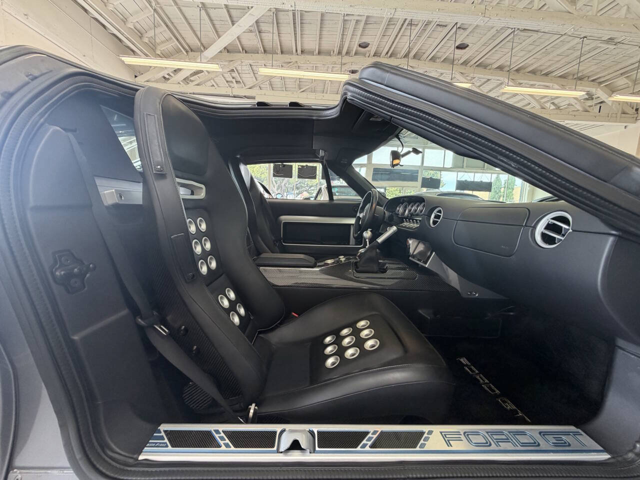 Used 2006 Ford GT RWD image 43
