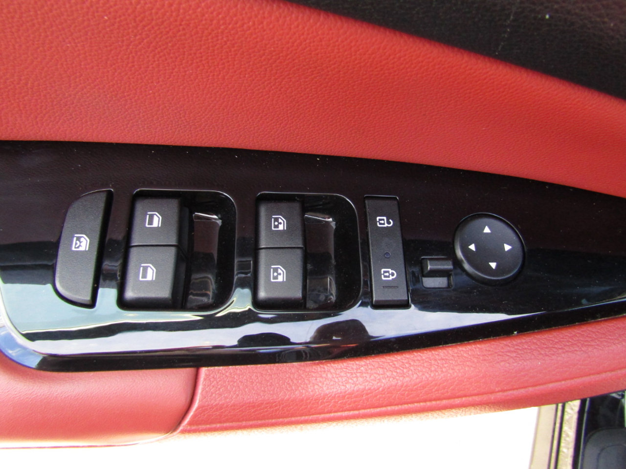 Used 2023 Kia Sportage SX image 11