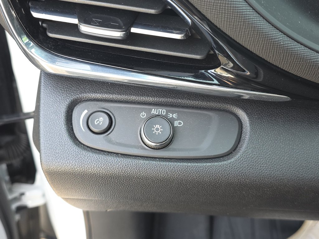 Certified 2024 Buick Envista Sport Touring w/ Convenience I Package FWD image 28