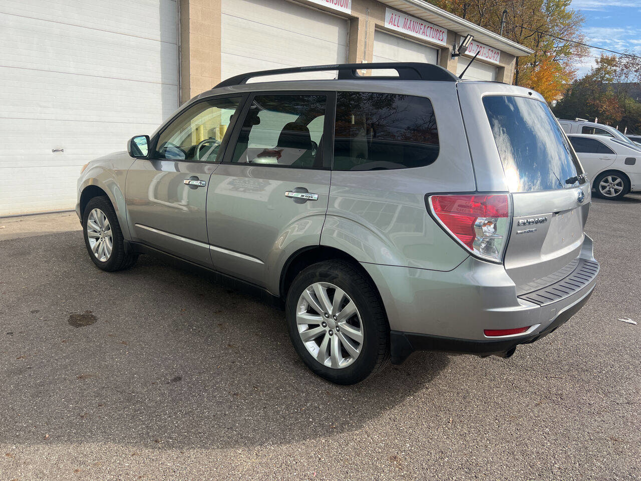Used 2011 Subaru Forester 2.5X Limited image 6