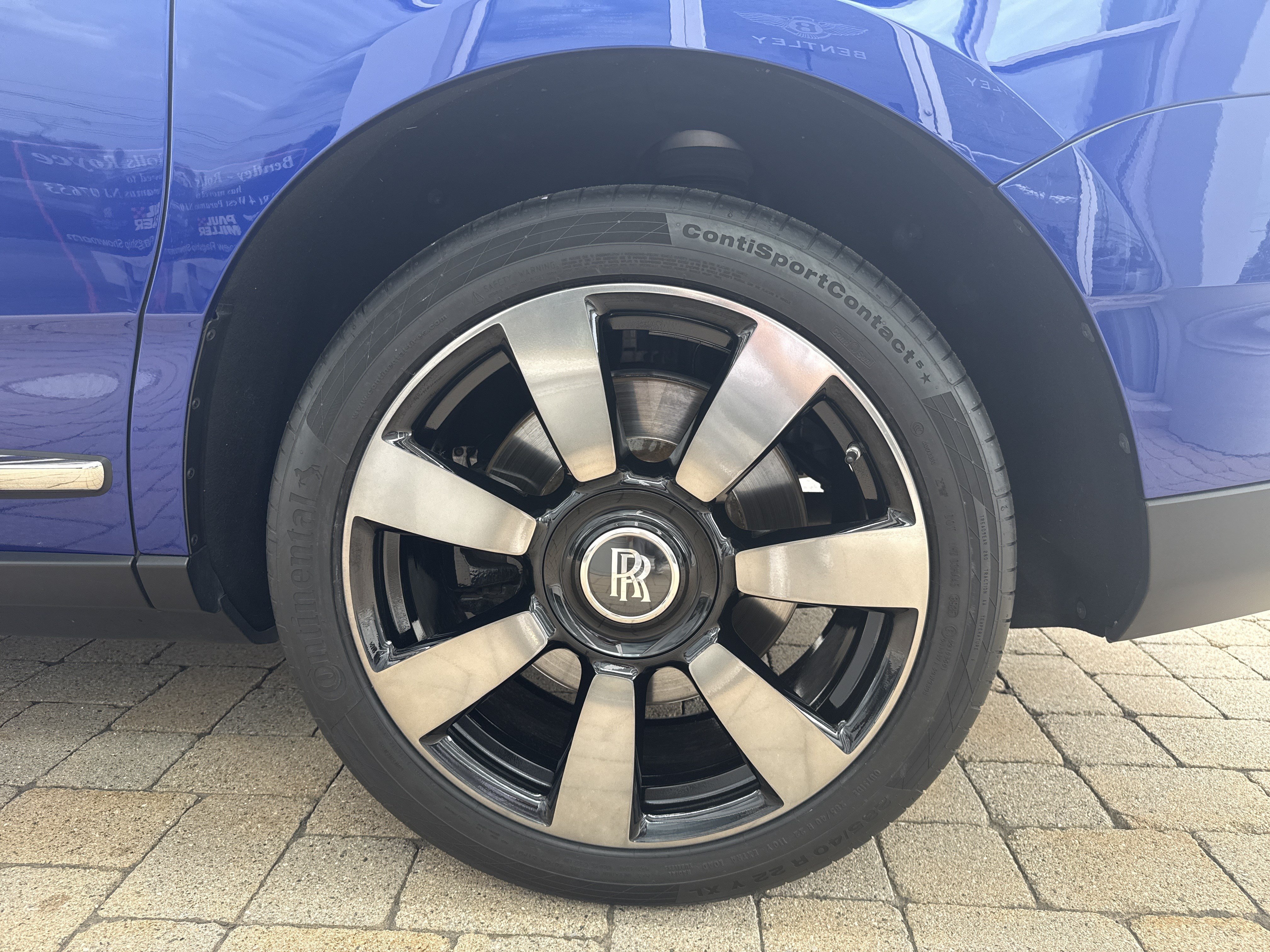 Certified 2021 Rolls-Royce Cullinan AWD/4WD image 30