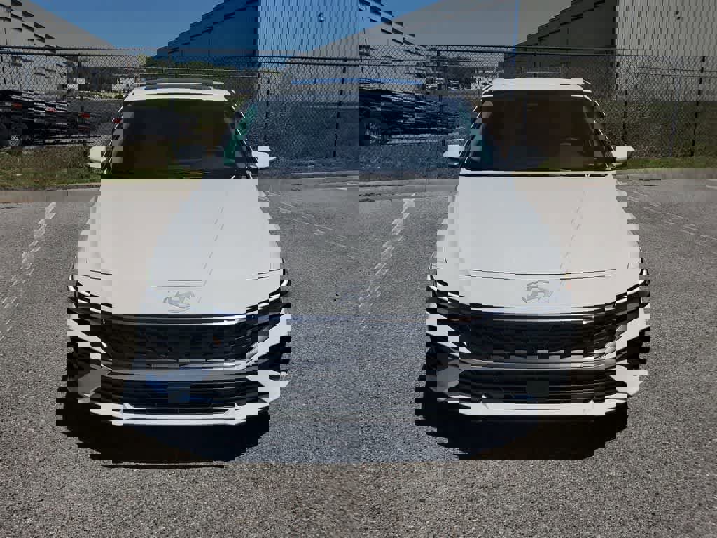 New 2026 Hyundai Elantra Limited image 9