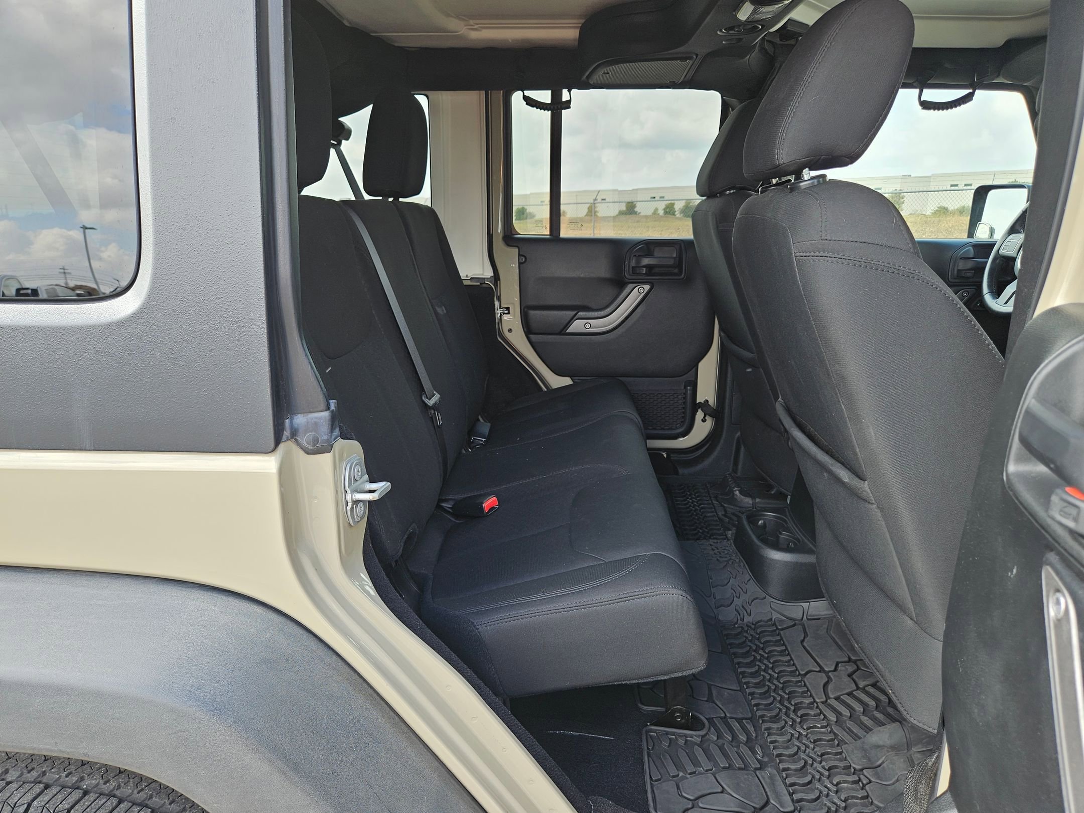 Used 2018 Jeep Wrangler Unlimited Sport S image 25