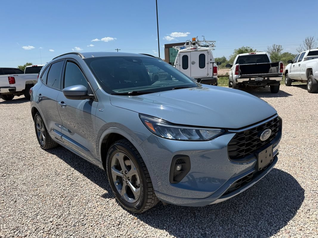 Used 2024 Ford Escape ST-Line Select AWD/4WD image 2