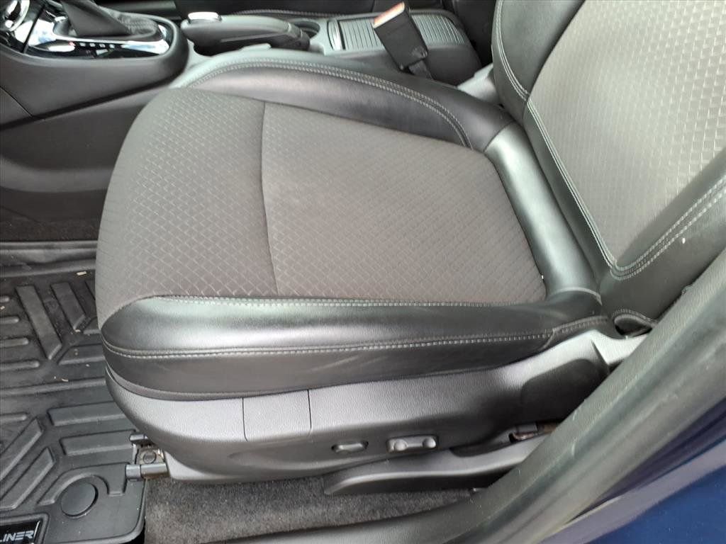 Used 2020 Buick Encore Preferred image 22
