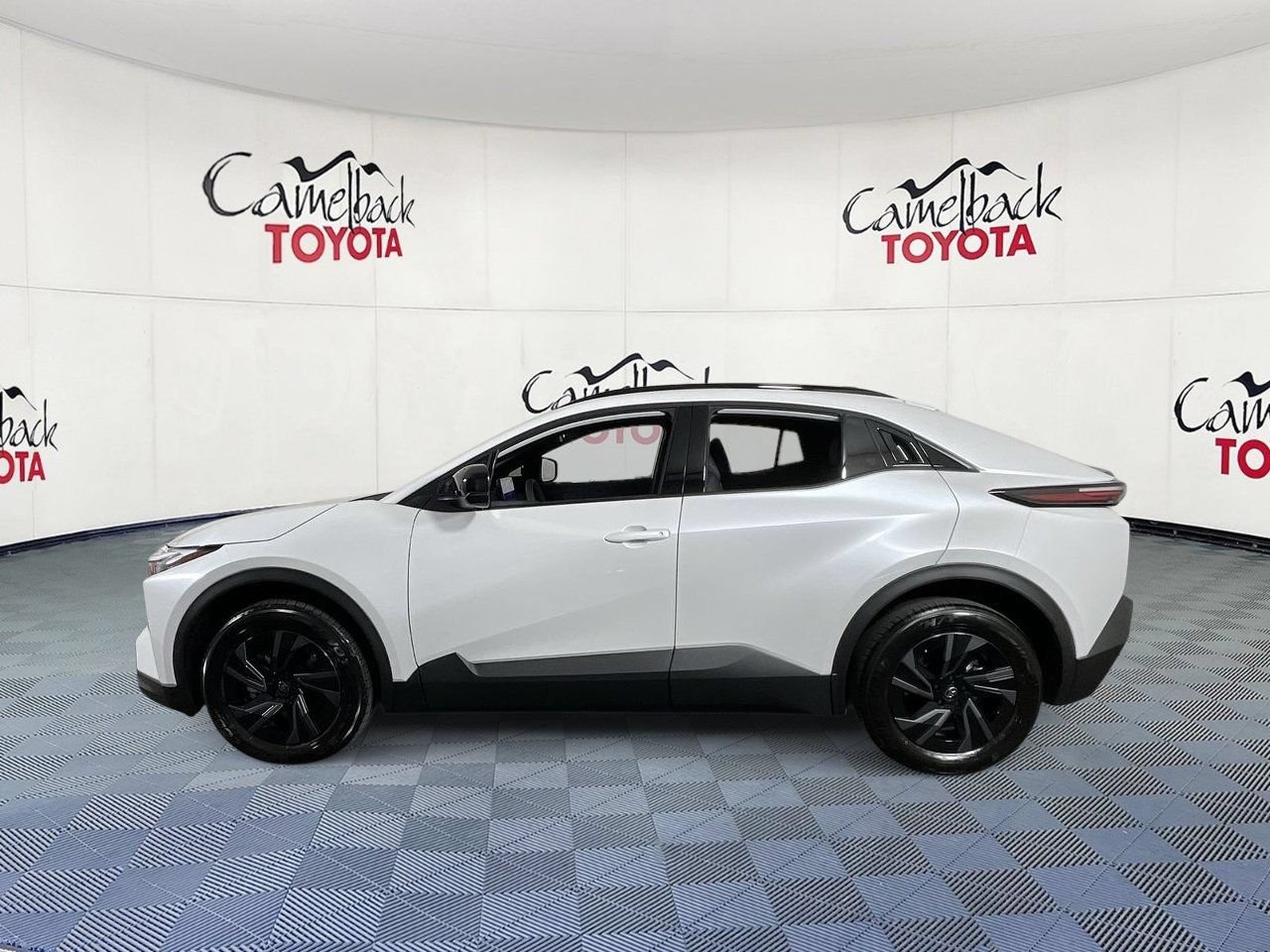 New 2026 Toyota C-HR w/ Cold Weather Package AWD/4WD image 5