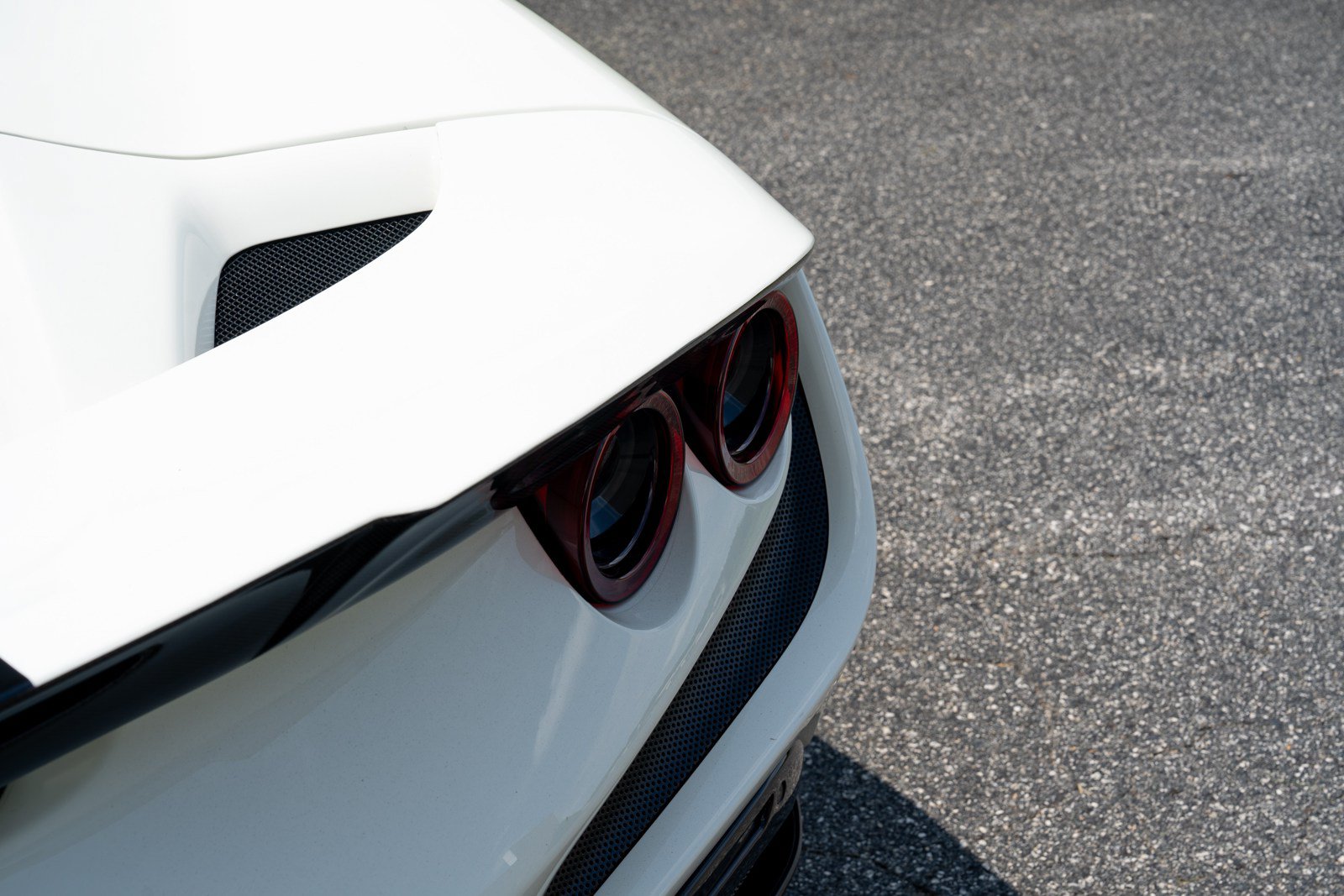 Used 2022 Ferrari F8 Tributo RWD image 18
