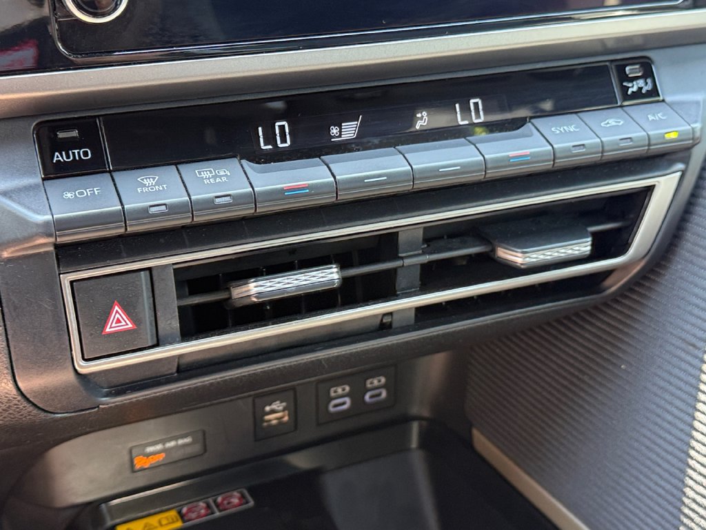 Certified 2025 Toyota Camry SE FWD image 37