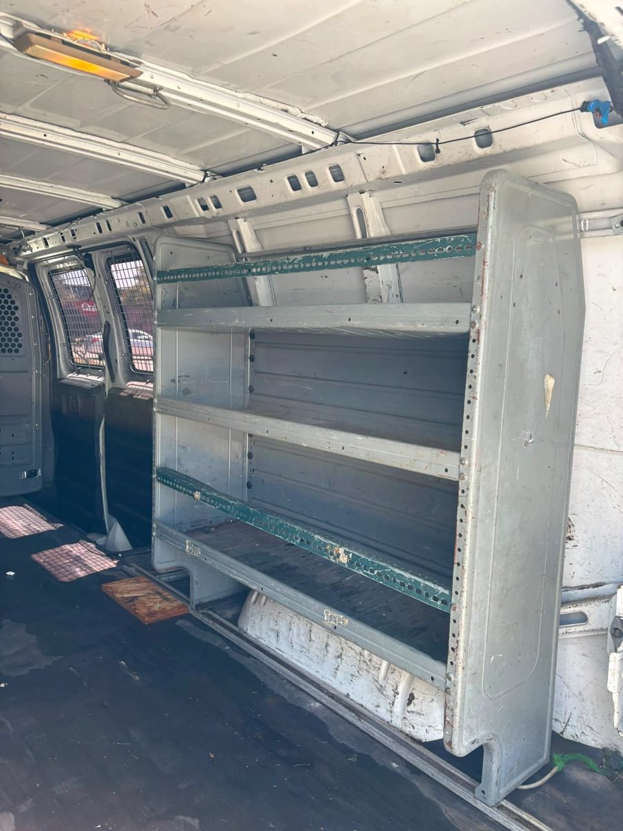 Used 2012 Chevrolet Express 2500 Extended RWD image 7