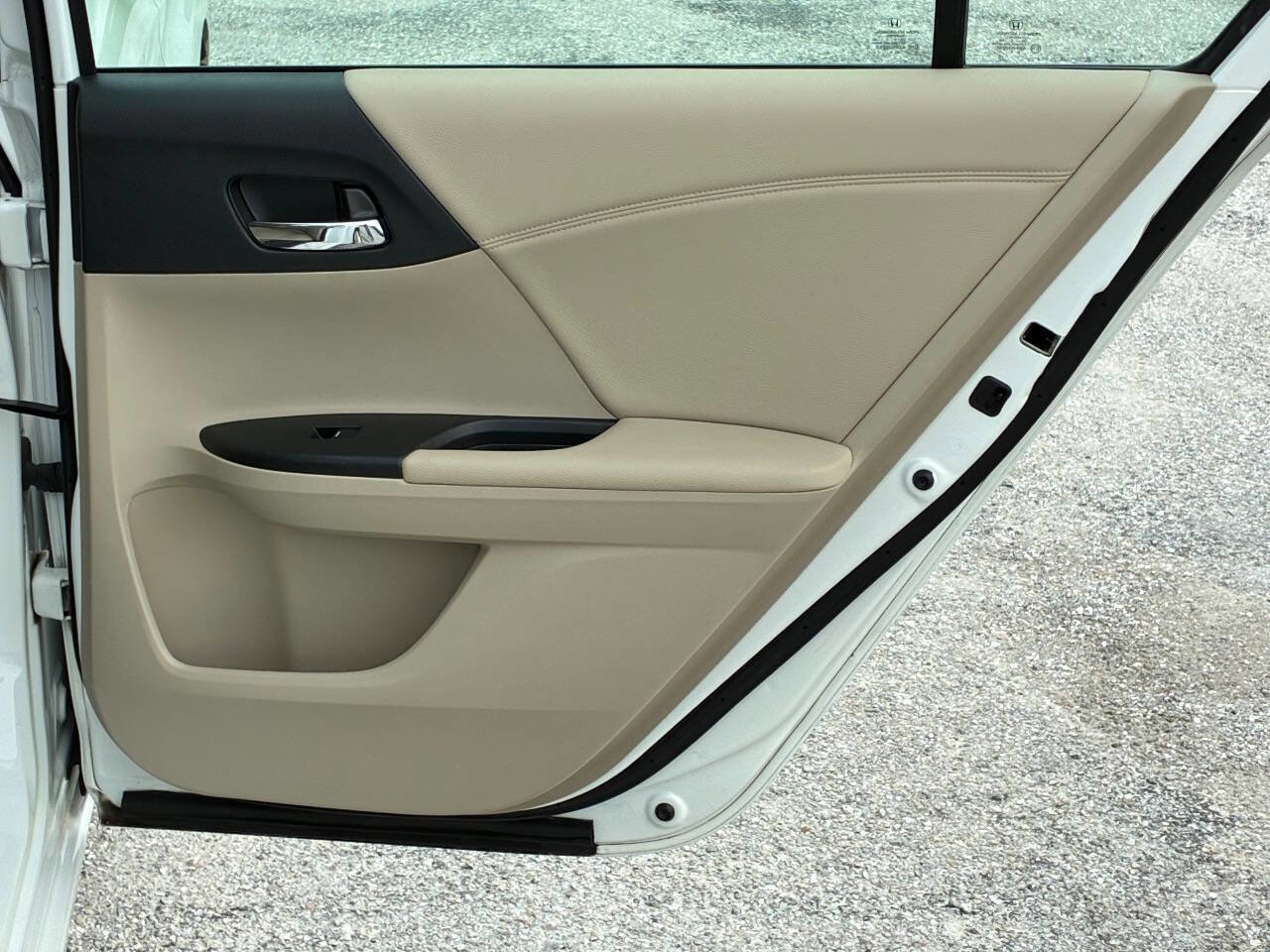 Used 2015 Honda Accord EX-L image 15