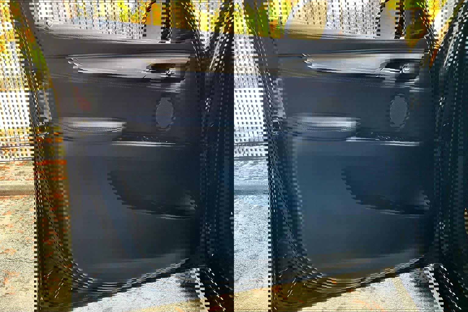 Used 2018 BMW X6 xDrive35i w/ M Sport Package image 21