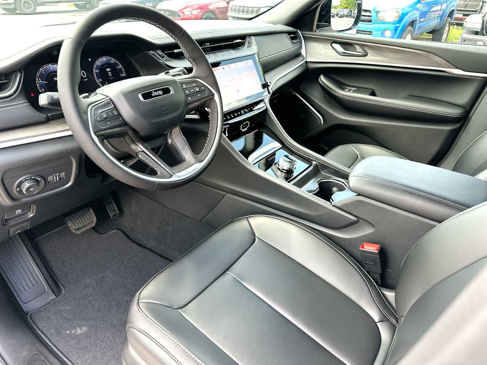 New 2026 Jeep Grand Cherokee Limited RWD image 18