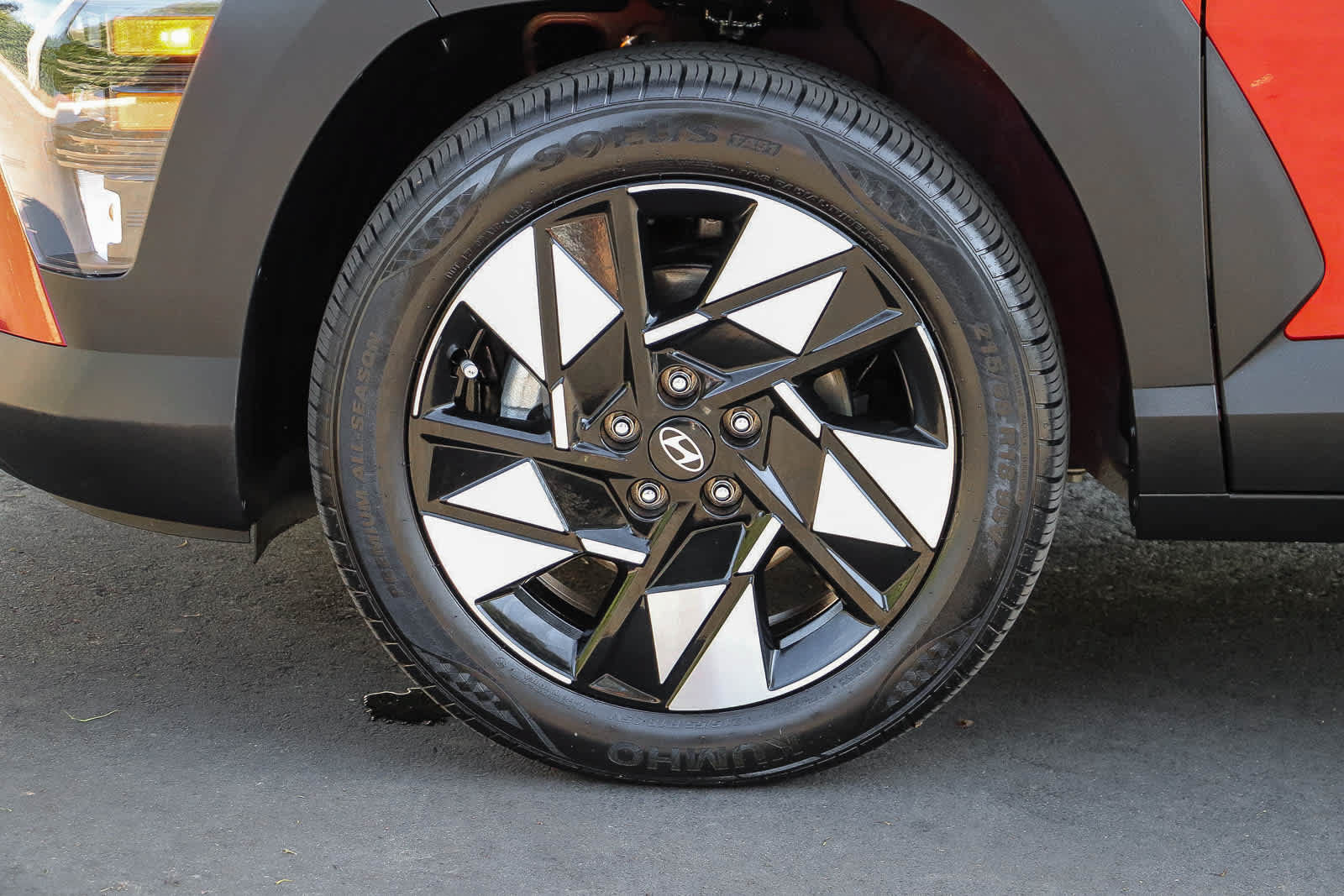 Certified 2024 Hyundai Kona SEL FWD image 11